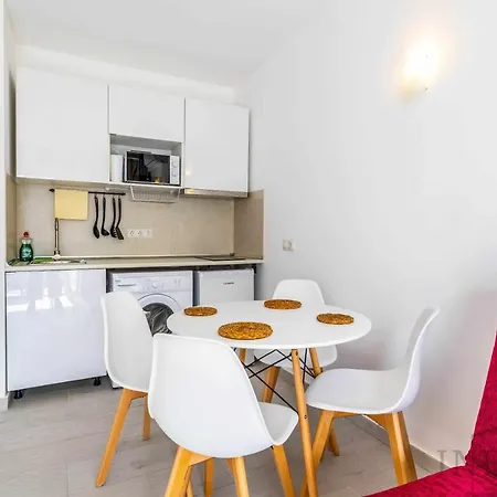 아파트 Inftour Arenal Bol